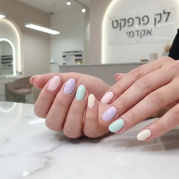 קורס מניקור ג'ל מקצועי